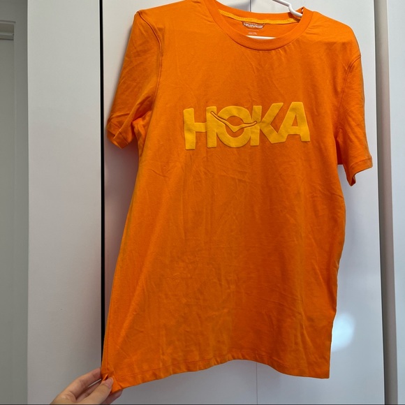 NEW HOKA One One All-Day tee - Picture 8 of 14
